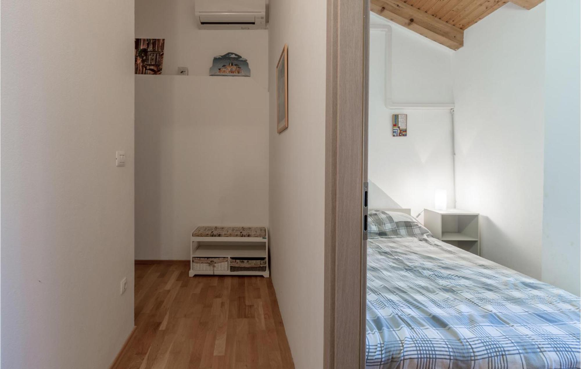 2 Bedroom Stunning Home In Bale Εξωτερικό φωτογραφία