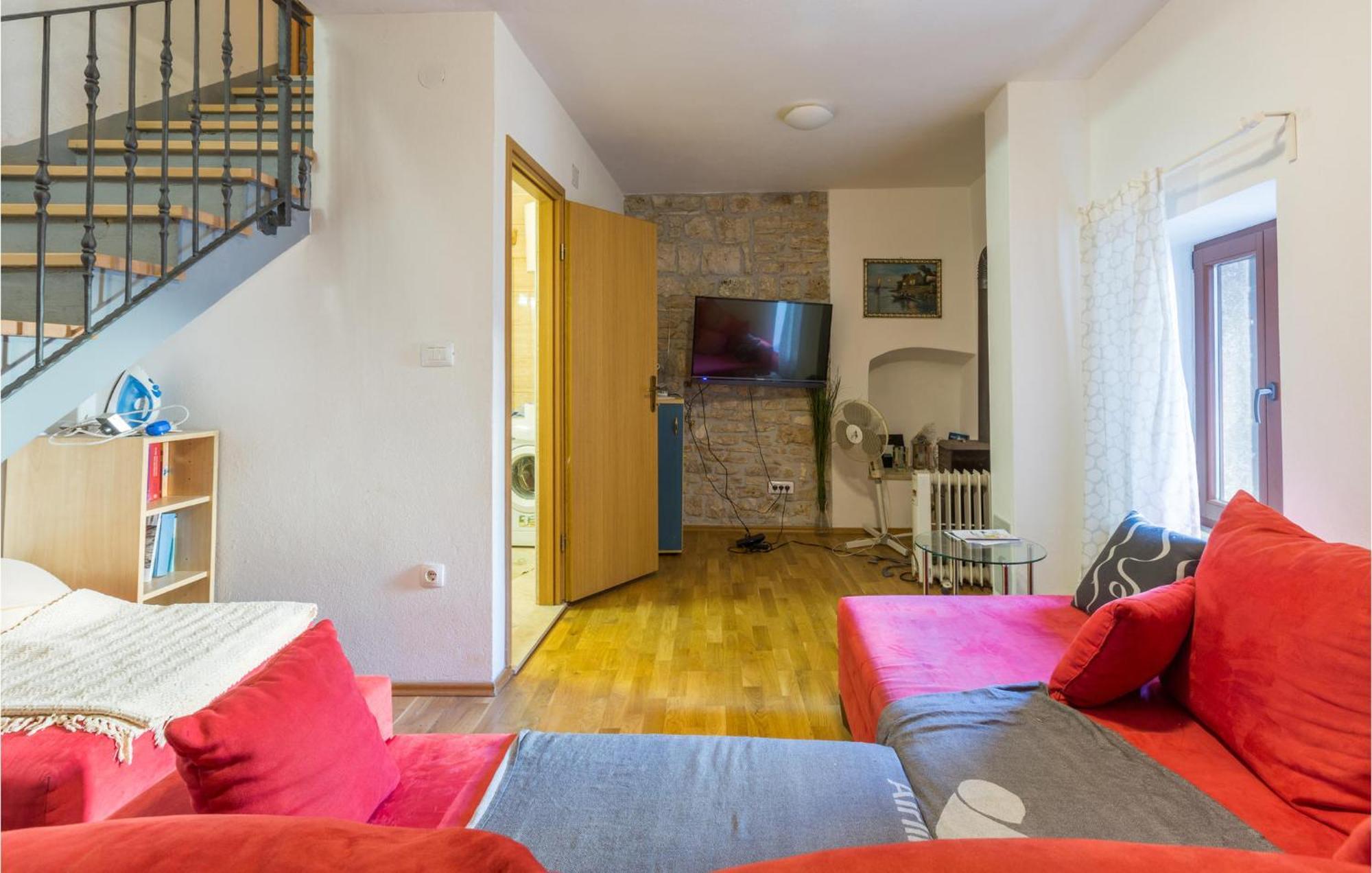 2 Bedroom Stunning Home In Bale Εξωτερικό φωτογραφία