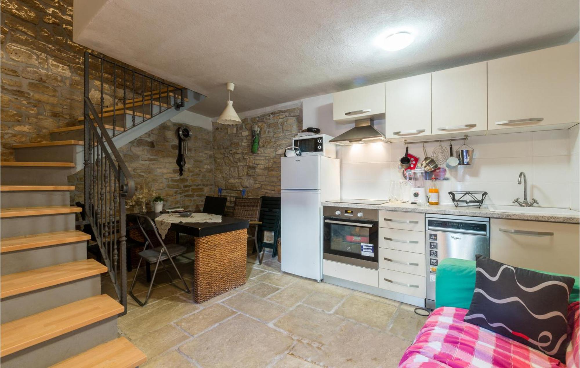2 Bedroom Stunning Home In Bale Εξωτερικό φωτογραφία