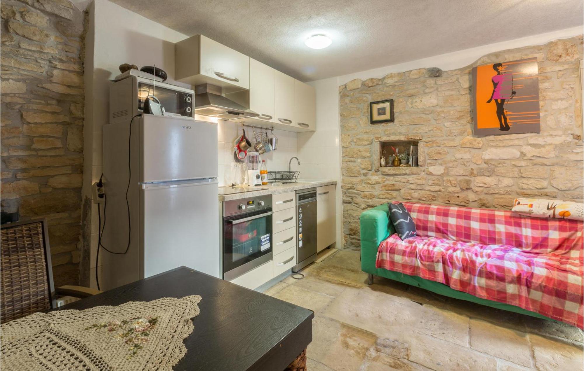 2 Bedroom Stunning Home In Bale Εξωτερικό φωτογραφία